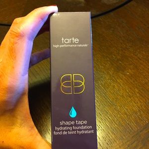 Tarte shape tape hydrating foundation light sand